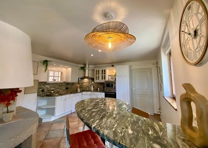 Nouveau, Grand Avec Vue Sur Le Mont Vakantiehuis